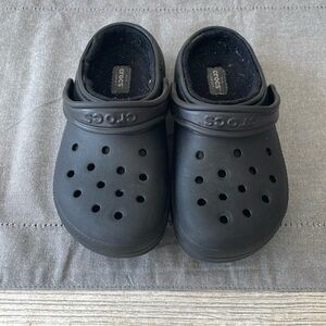 Kids fleece lined crocs